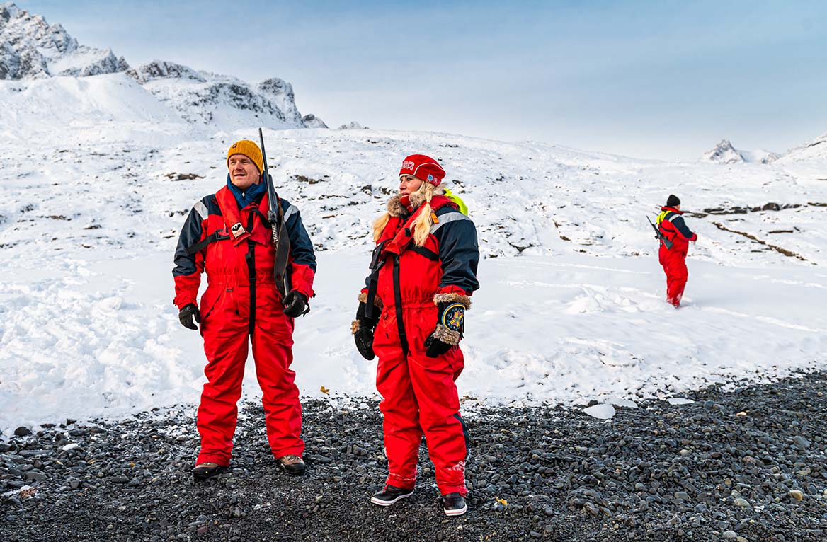 Guide with riffle gallery